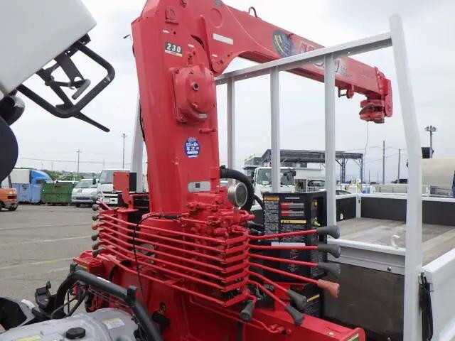 三菱ふそうキャンタークレーン3段小型（2t・3t）[写真28]