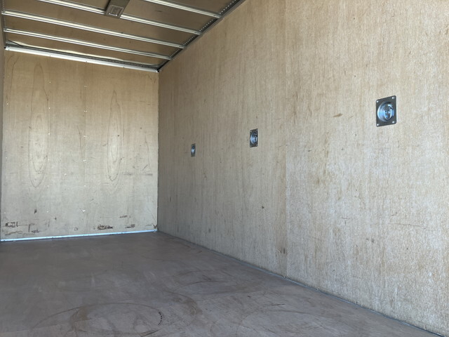 いすゞエルフアルミバン小型（2t・3t）[写真12]