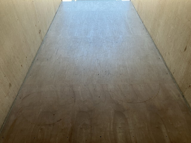 いすゞエルフアルミバン小型（2t・3t）[写真14]