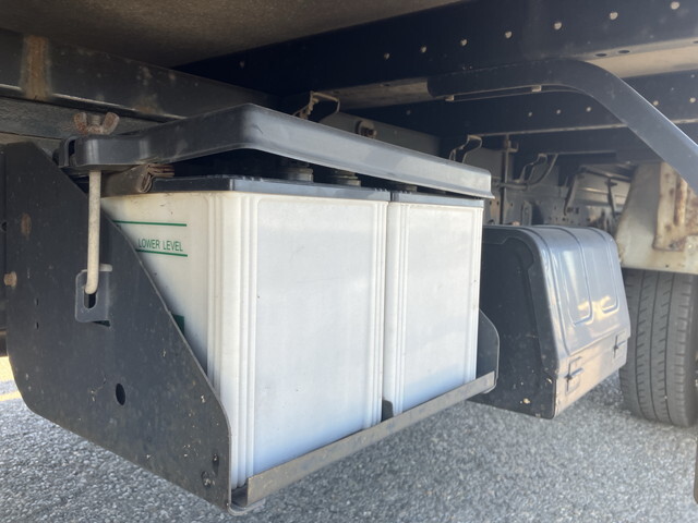 いすゞエルフアルミバン小型（2t・3t）[写真20]