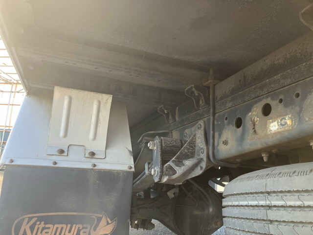 いすゞエルフアルミバン小型（2t・3t）[写真21]