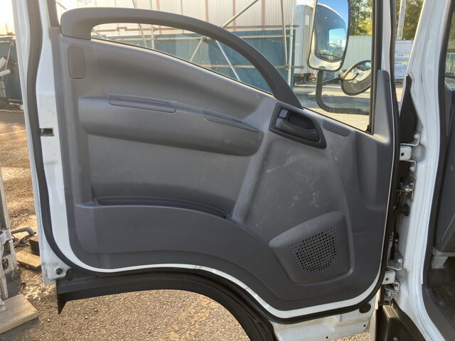 いすゞエルフアルミバン小型（2t・3t）[写真29]