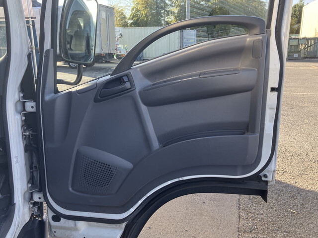 いすゞエルフアルミバン小型（2t・3t）[写真30]