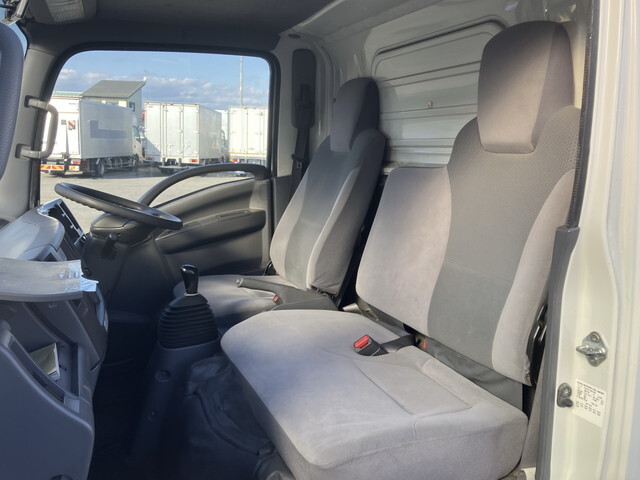 いすゞエルフアルミバン小型（2t・3t）[写真31]