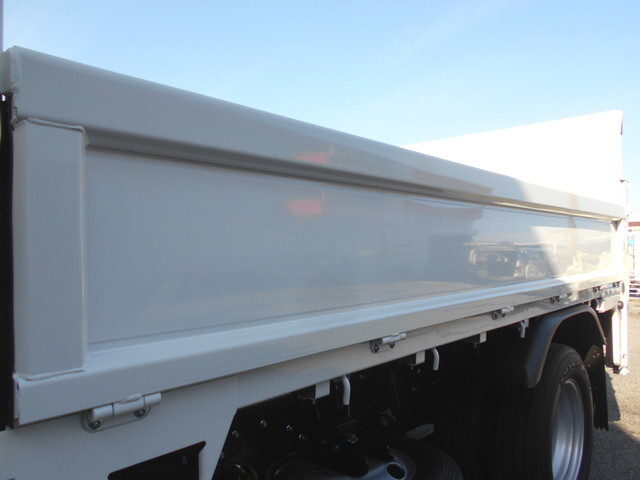 三菱ふそうキャンター平ボディ小型（2t・3t）[写真13]