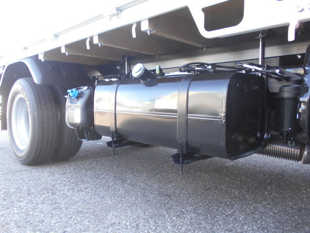 三菱ふそうキャンター平ボディ小型（2t・3t）[写真19]