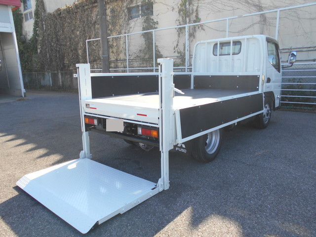 三菱ふそうキャンター平ボディ小型（2t・3t）[写真04]