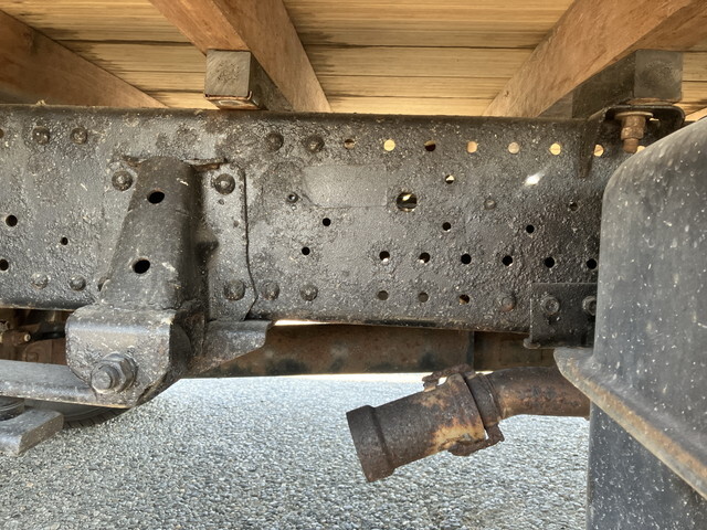 いすゞエルフ平ボディ小型（2t・3t）[写真24]