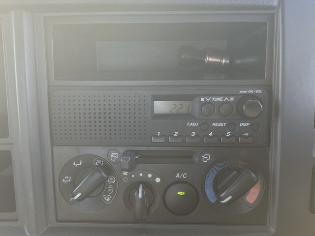 いすゞエルフ平ボディ小型（2t・3t）[写真38]