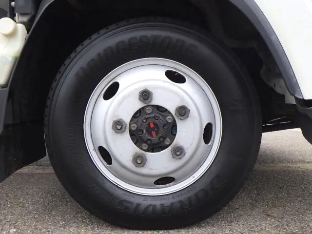 いすゞエルフ冷凍車（冷蔵車）小型（2t・3t）[写真13]