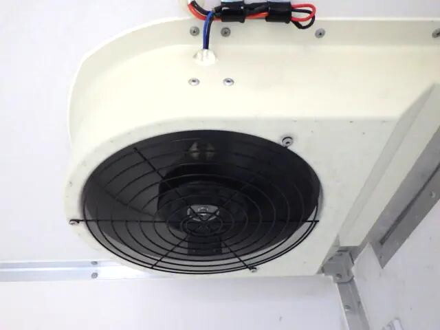 いすゞエルフ冷凍車（冷蔵車）小型（2t・3t）[写真24]