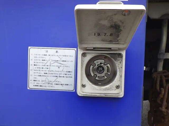 いすゞエルフ冷凍車（冷蔵車）小型（2t・3t）[写真31]