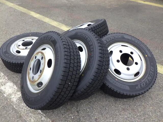 いすゞエルフ冷凍車（冷蔵車）小型（2t・3t）[写真34]