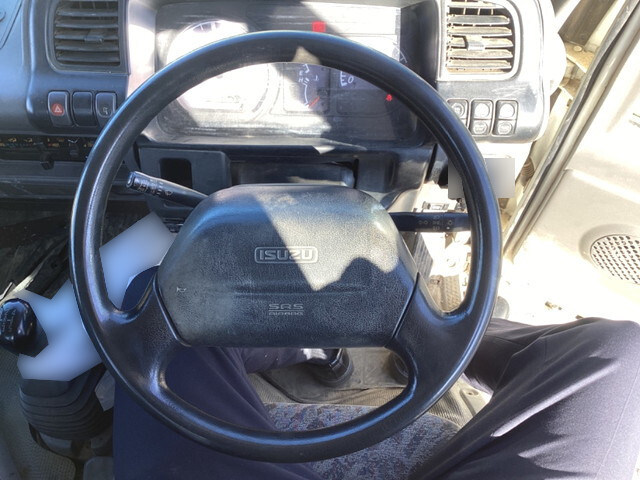 いすゞエルフクレーン4段小型（2t・3t）[写真34]