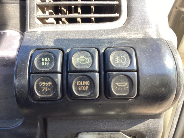 いすゞエルフクレーン4段小型（2t・3t）[写真36]