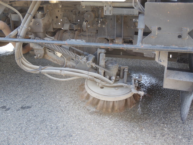 いすゞエルフ道路作業車小型（2t・3t）[写真11]