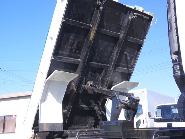 いすゞフォワードダンプ中型（4t）[写真10]