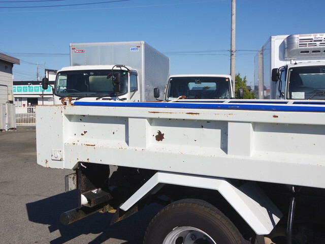 いすゞフォワードダンプ中型（4t）[写真22]