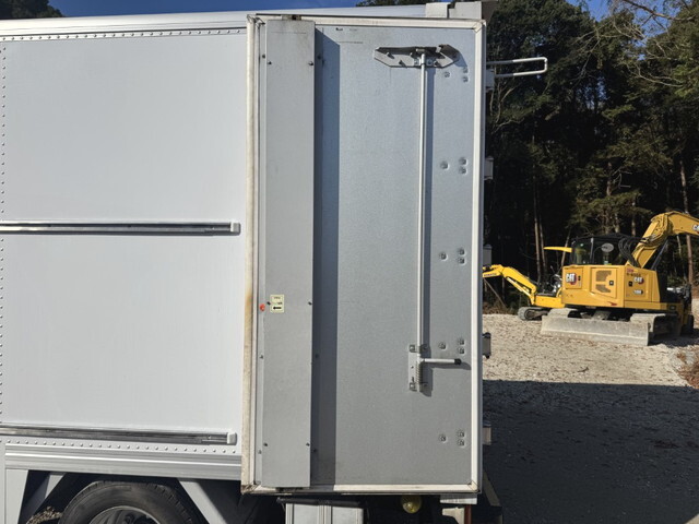 日野デュトロパネルバン小型（2t・3t）[写真10]