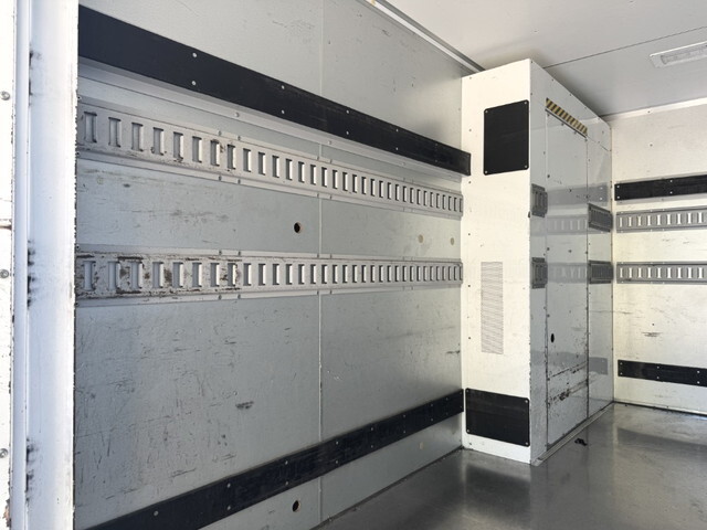 日野デュトロパネルバン小型（2t・3t）[写真16]