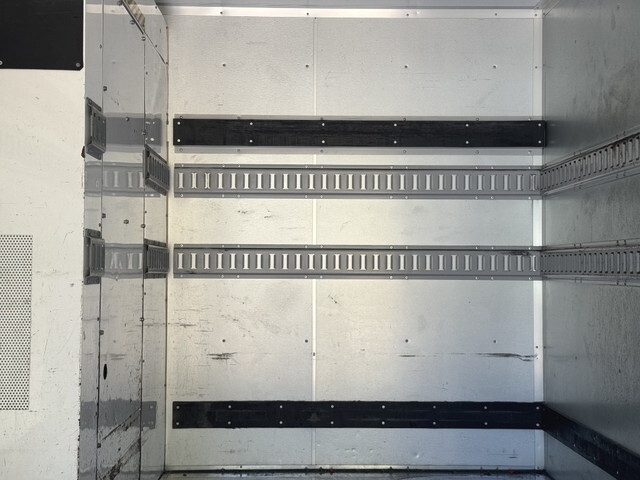 日野デュトロパネルバン小型（2t・3t）[写真17]