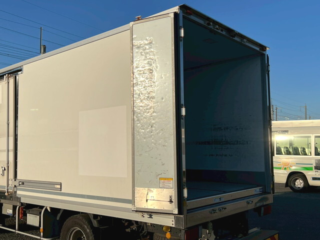 いすゞエルフ保冷バン小型（2t・3t）[写真10]