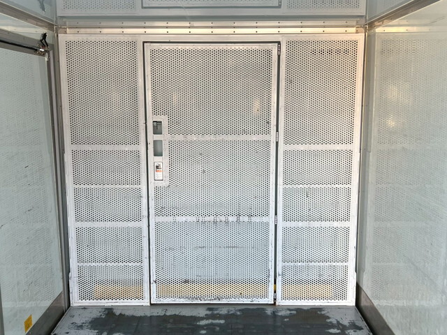 いすゞエルフ保冷バン小型（2t・3t）[写真16]