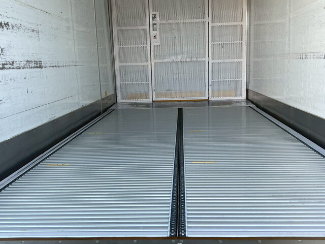 いすゞエルフ保冷バン小型（2t・3t）[写真17]