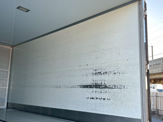 いすゞエルフ保冷バン小型（2t・3t）[写真18]