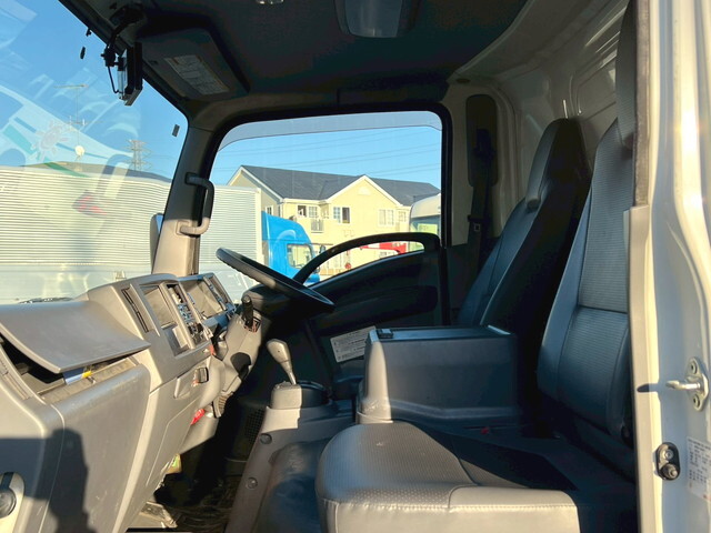 いすゞエルフ保冷バン小型（2t・3t）[写真24]