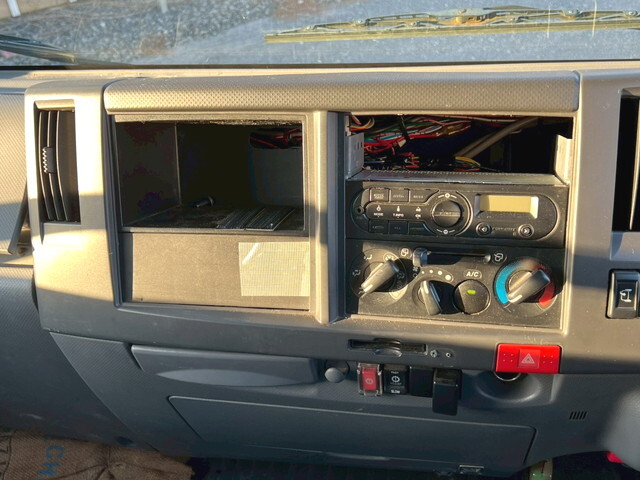 いすゞエルフ保冷バン小型（2t・3t）[写真27]