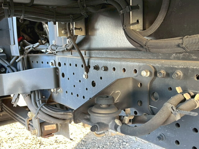 いすゞエルフ保冷バン小型（2t・3t）[写真32]