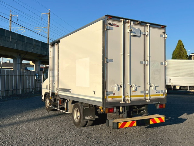 いすゞエルフ保冷バン小型（2t・3t）[写真04]