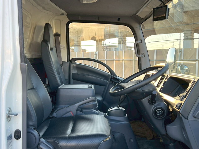 いすゞエルフ保冷バン小型（2t・3t）[写真06]