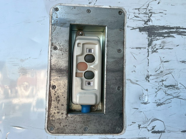 いすゞエルフ保冷バン小型（2t・3t）[写真07]