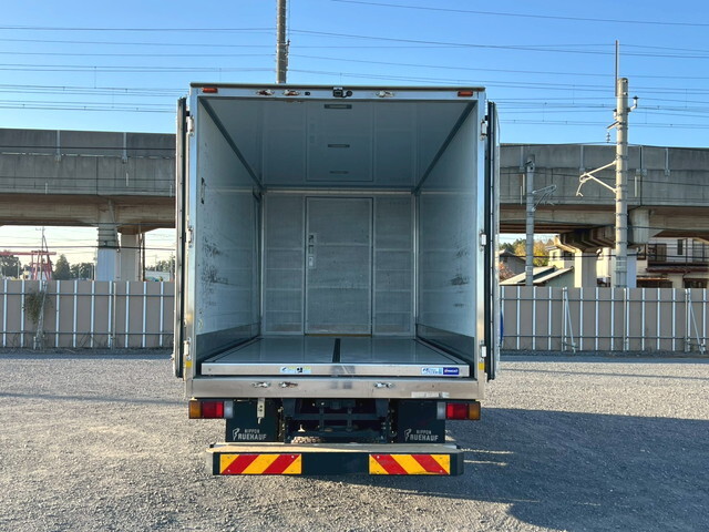 いすゞエルフ保冷バン小型（2t・3t）[写真08]