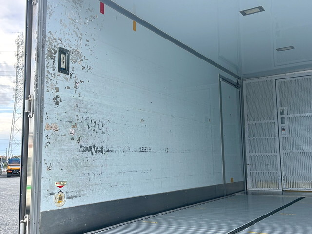 いすゞエルフ保冷バン小型（2t・3t）[写真16]