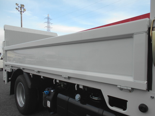 三菱ふそうキャンター平ボディ小型（2t・3t）[写真12]