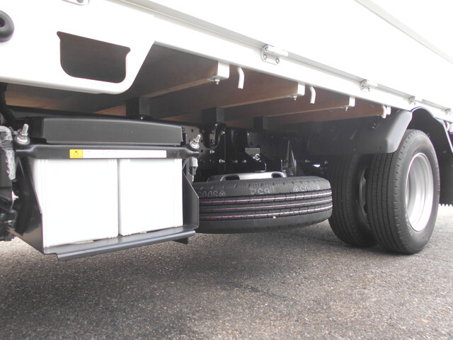 三菱ふそうキャンター平ボディ小型（2t・3t）[写真18]