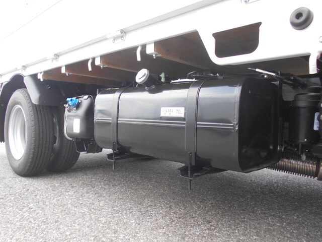 三菱ふそうキャンター平ボディ小型（2t・3t）[写真19]