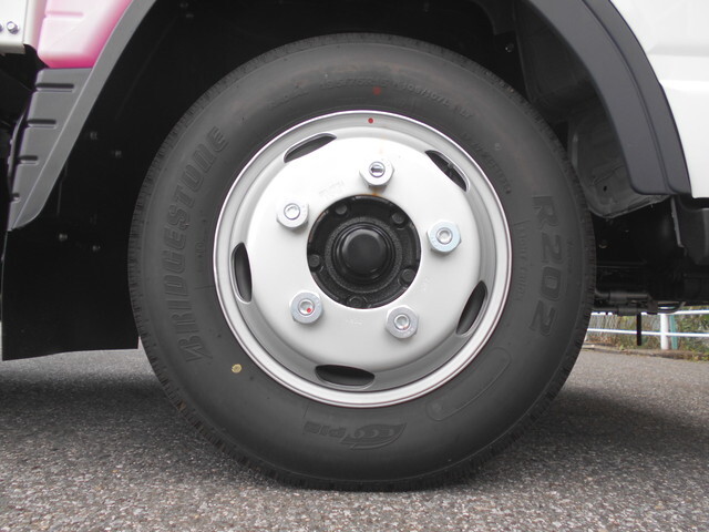 三菱ふそうキャンター平ボディ小型（2t・3t）[写真22]