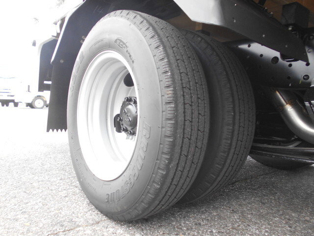 三菱ふそうキャンター平ボディ小型（2t・3t）[写真23]