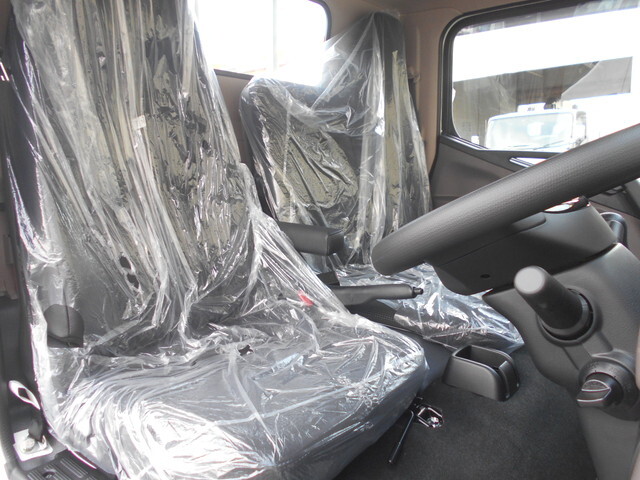 三菱ふそうキャンター平ボディ小型（2t・3t）[写真25]