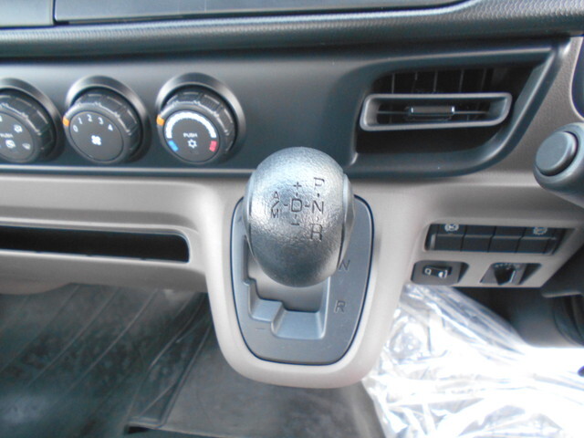 三菱ふそうキャンター平ボディ小型（2t・3t）[写真29]