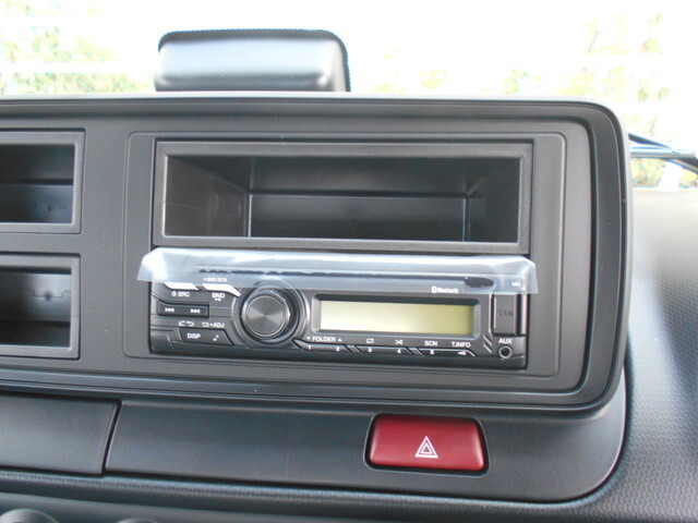 三菱ふそうキャンター平ボディ小型（2t・3t）[写真30]