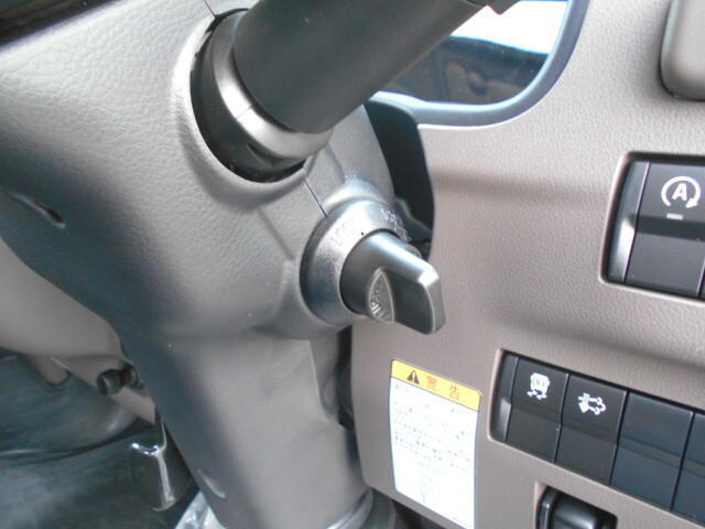 三菱ふそうキャンター平ボディ小型（2t・3t）[写真37]