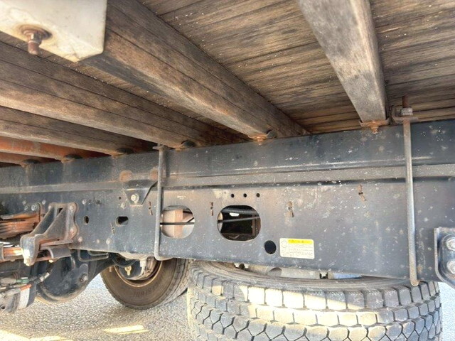 いすゞフォワードクレーン4段増トン（6t・8t）[写真10]