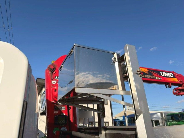 いすゞフォワードクレーン4段増トン（6t・8t）[写真12]