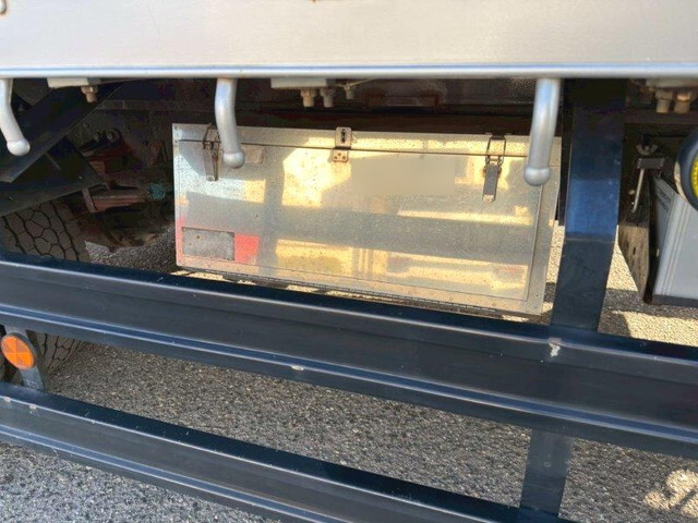 いすゞフォワードクレーン4段増トン（6t・8t）[写真14]