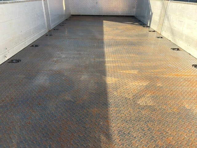 いすゞフォワードクレーン4段増トン（6t・8t）[写真05]